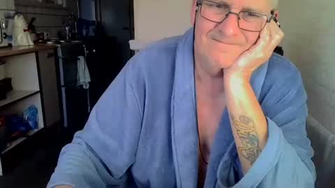 poshman65 online show from November 21, 9:30 am