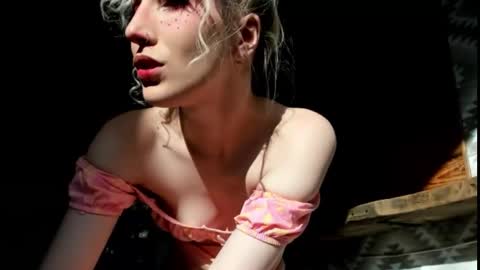 Snapshot of positivevibess chatting on March 7, 1:29 pm positivevibess online show from March 7, 1:29 pm