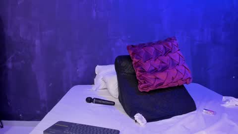 Snapshot of powder__ chatting on February 4, 5:01 pm Powder online show from February 4, 5:01 pm