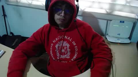 Snapshot of powerfulzeus2 chatting on October 13, 6:41 pm powerfulzeus2 online show from October 13, 6:41 pm