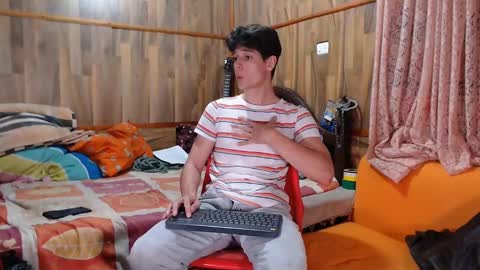 Snapshot of powertwinky chatting on February 11, 1:20 am chris independent online show from February 11, 1:20 am