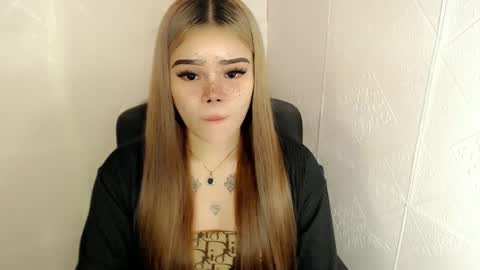 MAXXINE online show from March 9, 4:27 am