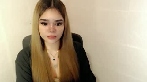 MAXXINE online show from April 5, 2:47 pm