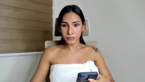 Snapshot of preciousisland chatting on January 10, 11:33 am Paula online show from January 10, 11:33 am