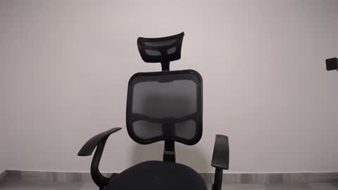 Plux online show from December 3, 4:25 am