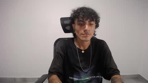 Plux online show from February 24, 10:25 pm