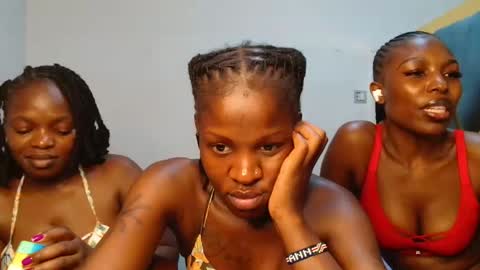 Snapshot of prettie_barbie_ chatting on October 16, 4:02 am Barbie online show from October 16, 4:02 am