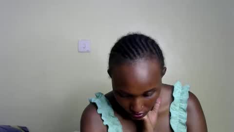 Snapshot of prettiekelly chatting on February 19, 4:55 pm prettiekelly online show from February 19, 4:55 pm