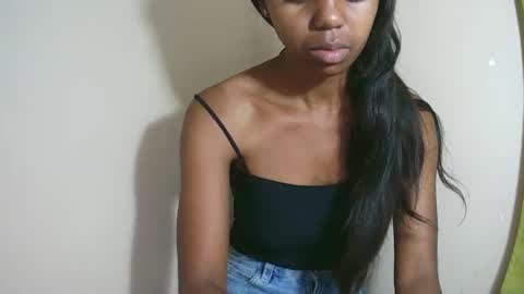 prettiethalia online show from October 18, 8:42 pm