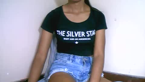 prettiethalia online show from November 1, 8:11 pm