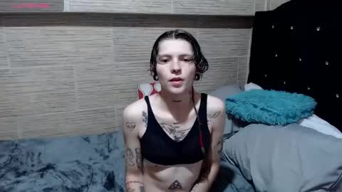 pretty_cristal22 online show from February 21, 11:44 am