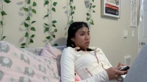 pretty_girl828687 online show from November 29, 9:18 pm