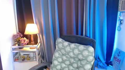 Snapshot of pretty_kimxxx chatting on October 29, 2:14 am Kim online show from October 29, 2:14 am