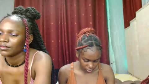 Snapshot of pretty_lioness_ chatting on February 10, 8:02 pm Pretty online show from February 10, 8:02 pm