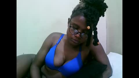 pretty_mellan online show from January 26, 10:34 am