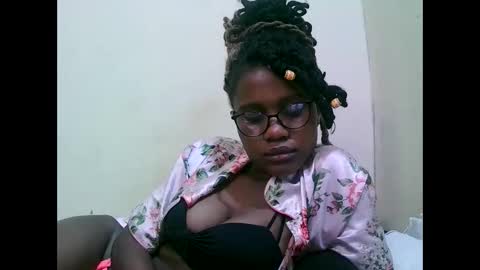 pretty_mellan online show from January 30, 8:11 am