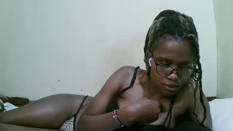 pretty_mellan online show from February 16, 2:20 am