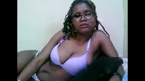 pretty_mellan online show from March 2, 10:14 am