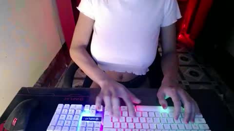 Snapshot of pretty_morina143 chatting on December 5, 11:08 am christina online show from December 5, 11:08 am