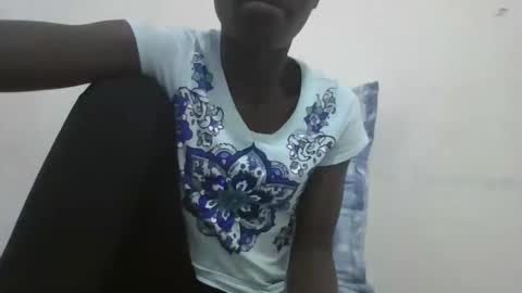 pretty_petite_ebony online show from December 6, 11:25 pm