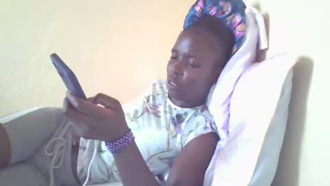 pretty_petite_ebony online show from January 28, 7:11 am