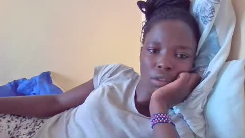 pretty_petite_ebony online show from February 26, 12:25 pm