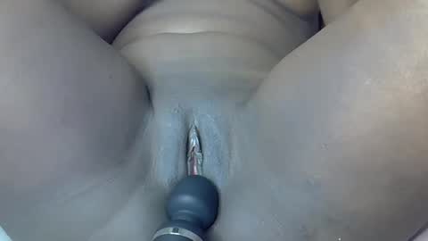 Snapshot of pretty_rosee1 chatting on March 1, 6:54 pm pretty_rosee1 online show from March 1, 6:54 pm