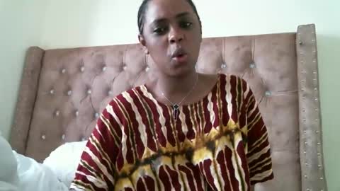 Snapshot of pretty_zii chatting on October 25, 11:51 am zii online show from October 25, 11:51 am
