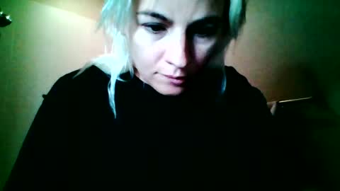 Snapshot of prettybabypetite chatting on November 10, 9:03 pm Missy Jack online show from November 10, 9:03 pm