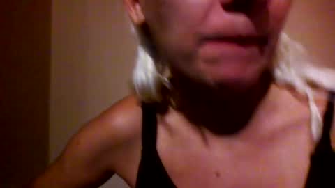 Snapshot of prettybabypetite chatting on November 27, 1:18 am Missy Jack online show from November 27, 1:18 am