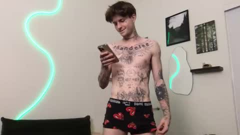 pretty boy online show from November 7, 3:50 am