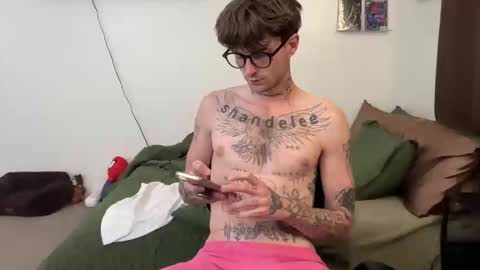 pretty boy online show from March 24, 4:28 am