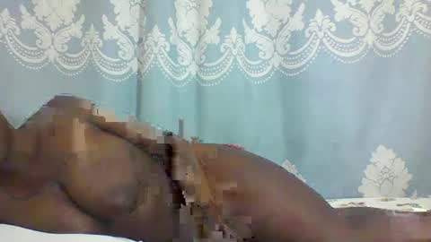 Snapshot of prettydarkskin002 chatting on February 12, 1:09 am SHANIA online show from February 12, 1:09 am