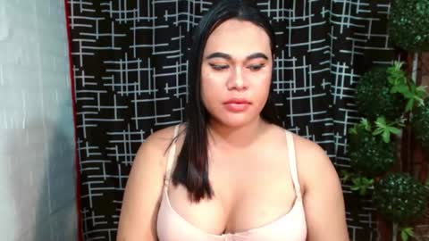 prettydiannara online show from October 12, 11:20 am