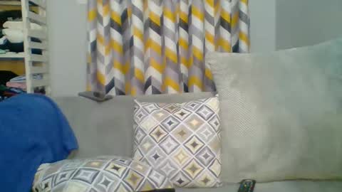 Snapshot of prettyela chatting on October 19, 9:37 pm PrettyEla online show from October 19, 9:37 pm