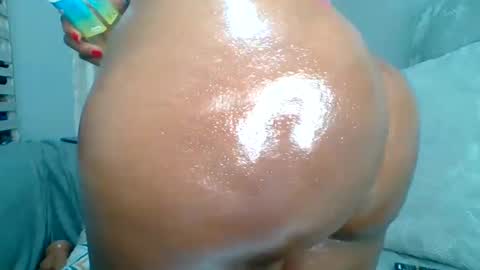 Snapshot of prettyela chatting on November 21, 12:21 am PrettyEla online show from November 21, 12:21 am