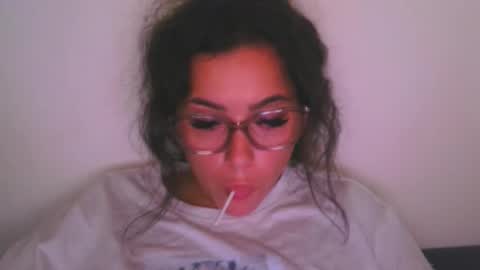 prettyjulliette online show from October 15, 1:55 pm