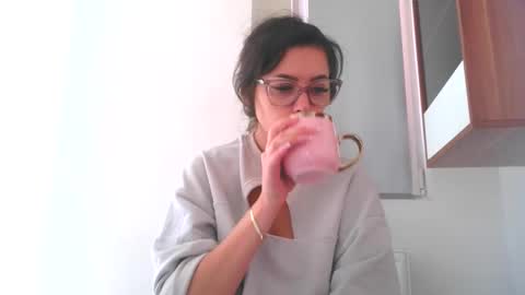 prettyjulliette online show from October 19, 12:17 pm