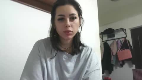 prettyjulliette online show from March 7, 7:00 pm