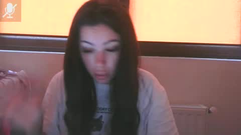 prettyjulliette online show from April 19, 12:26 pm