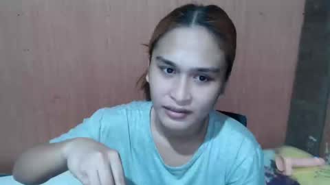 Snapshot of prettykate_04 chatting on January 21, 2:33 am Kate online show from January 21, 2:33 am