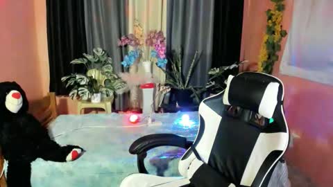 Snapshot of prettylexxxa chatting on October 1, 4:13 pm goddess lexxa online show from October 1, 4:13 pm