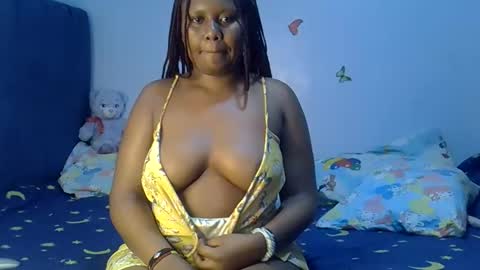 prettymel1 online show from April 9, 9:20 pm
