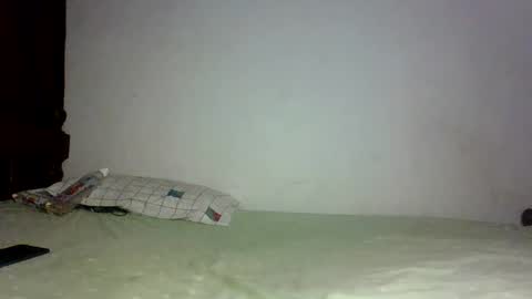 Snapshot of prettymelly_ chatting on March 2, 1:04 am Melly online show from March 2, 1:04 am