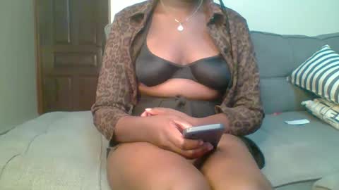 pretty queen online show from February 18, 12:04 am