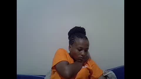 Snapshot of prettyqueenn1 chatting on January 12, 8:36 pm sharon online show from January 12, 8:36 pm