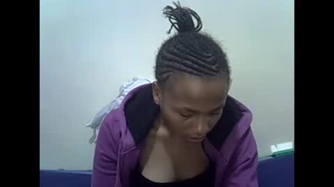 Snapshot of prettyqueenn1 chatting on February 2, 12:30 am sharon online show from February 2, 12:30 am