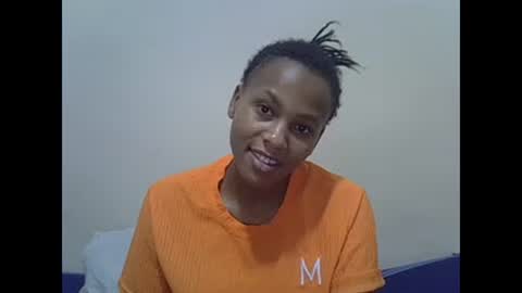 Snapshot of prettyqueenn1 chatting on February 21, 1:22 am sharon online show from February 21, 1:22 am