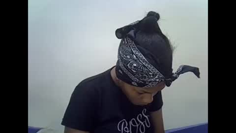 Snapshot of prettyqueenn1 chatting on March 1, 7:41 am sharon online show from March 1, 7:41 am