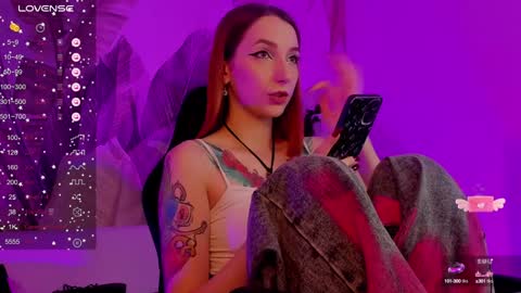 Snapshot of prettyreckess chatting on December 13, 8:20 am Mila -NONUDE MODEL online show from December 13, 8:20 am